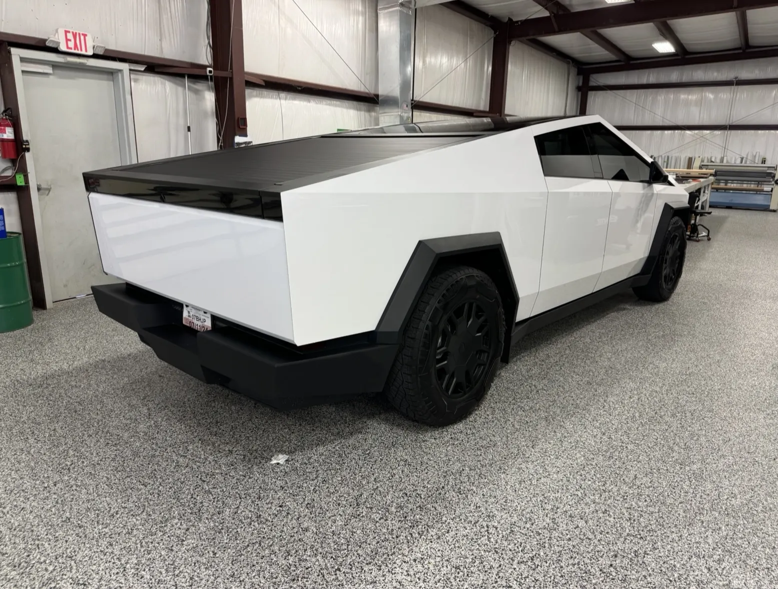 Pearl white Cybertruck — Tesla Cybertruck