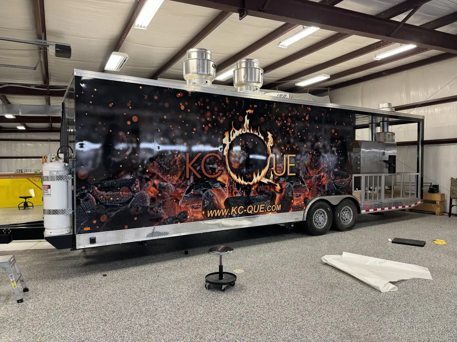KC-QUE competition BBQ trailer — Competition Trailer