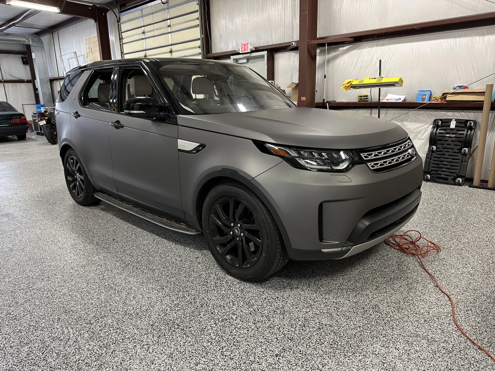 Matte gray full color change — Land Rover Discovery