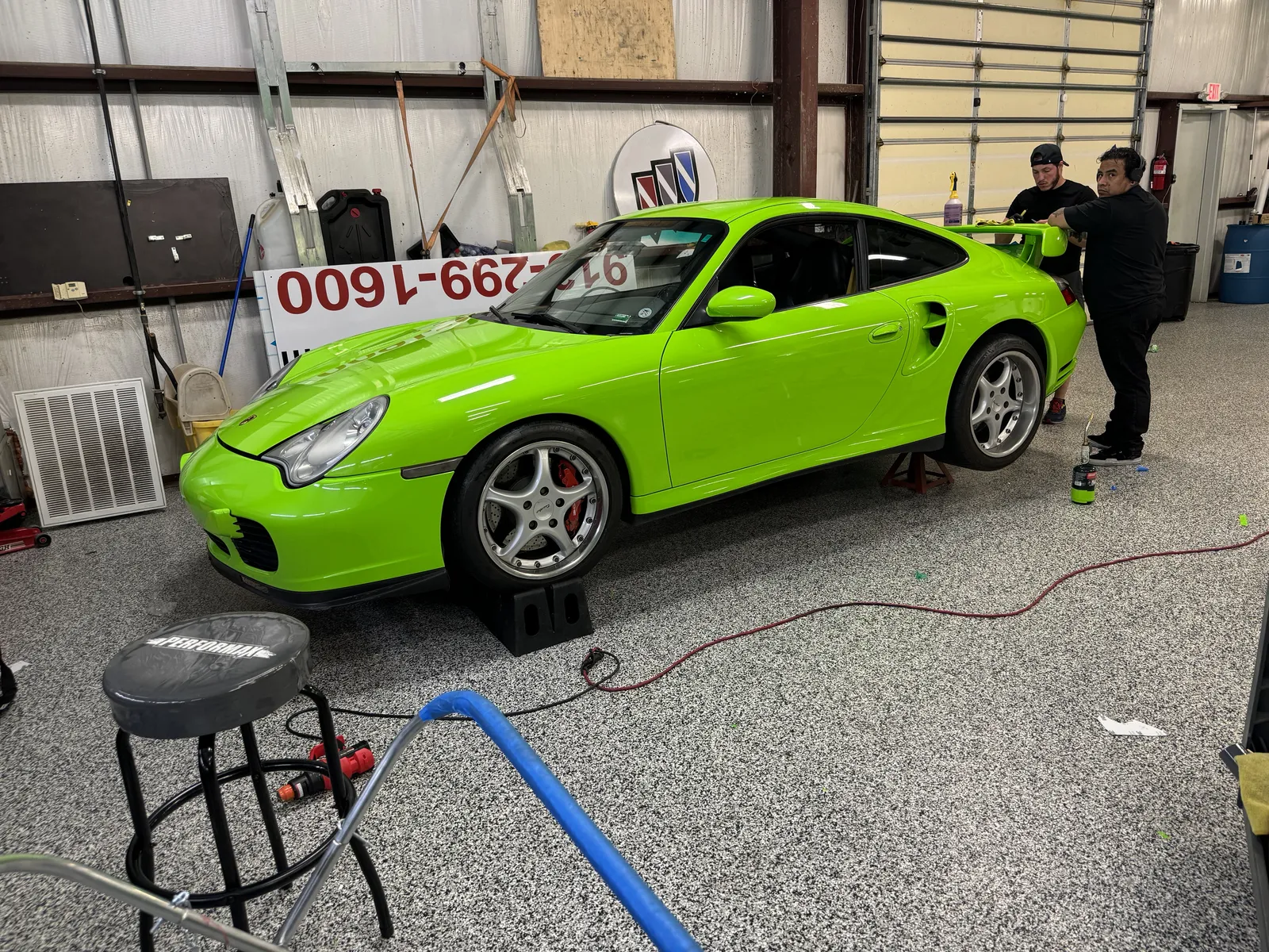 Gloss green color change — Porsche 911 Turbo